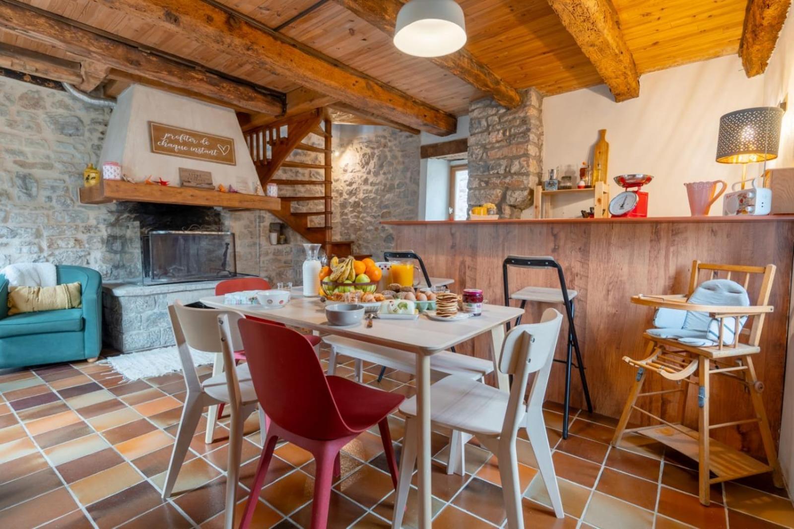 Maison De Village Au Coeur Des Remparts Сент-Элали-дю-Сернон Экстерьер фото